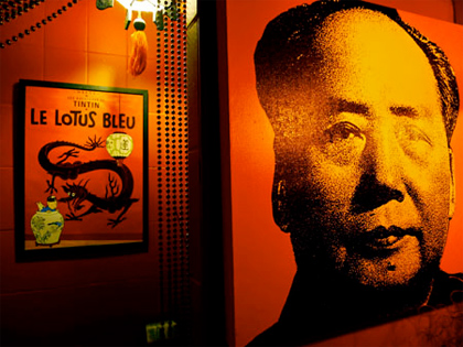 Mao e o Lótus Azul